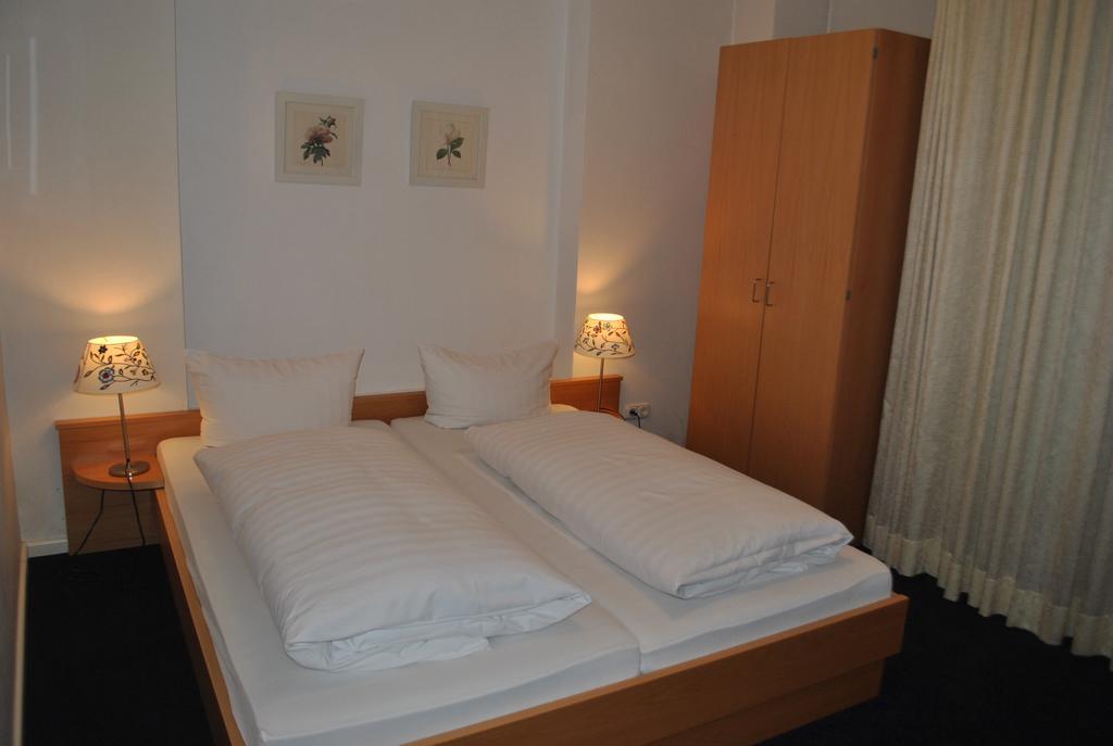 Hotel Am Kornmarkt Heidelberg Chambre photo